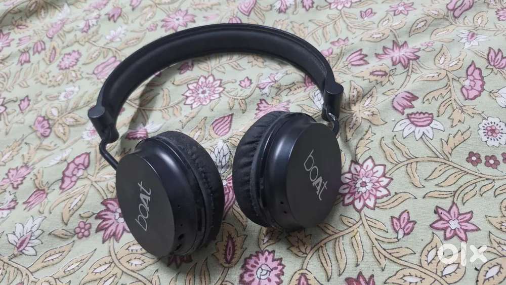 Boats rockerz headphones 400