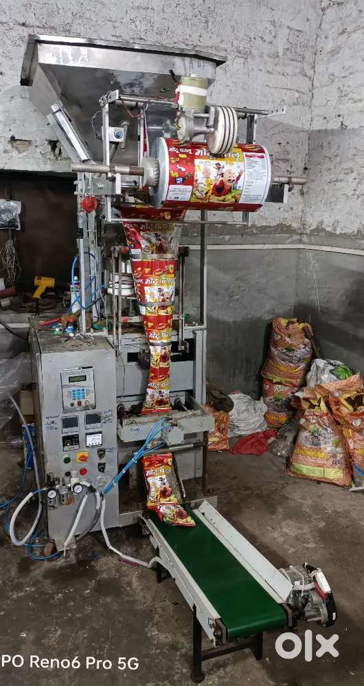 Pneumatic Pouch packing machine