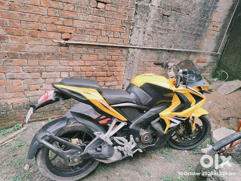 Pulsar rs 200 2015