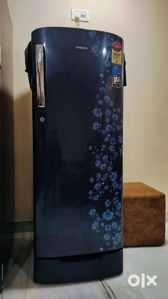 Samsung 212 ltr fridge in proper condition.