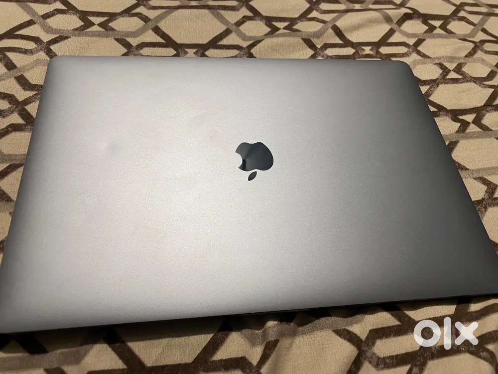Title 
Macbook Pro A2141 i9 16/1tb