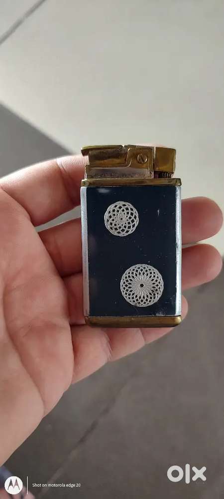 Vintage musical lighter not working