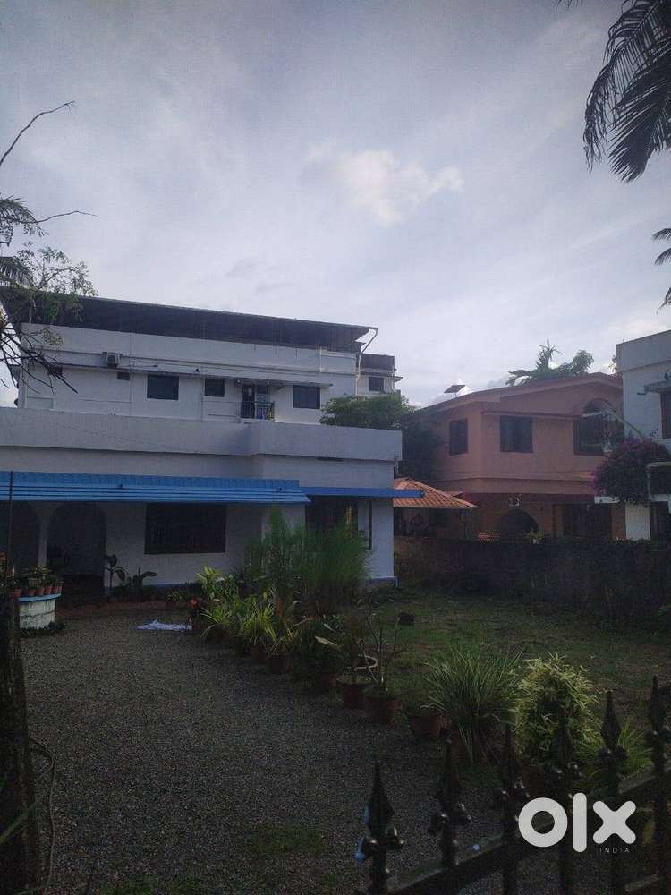 10 cents of Land with old House in Chembumukk.