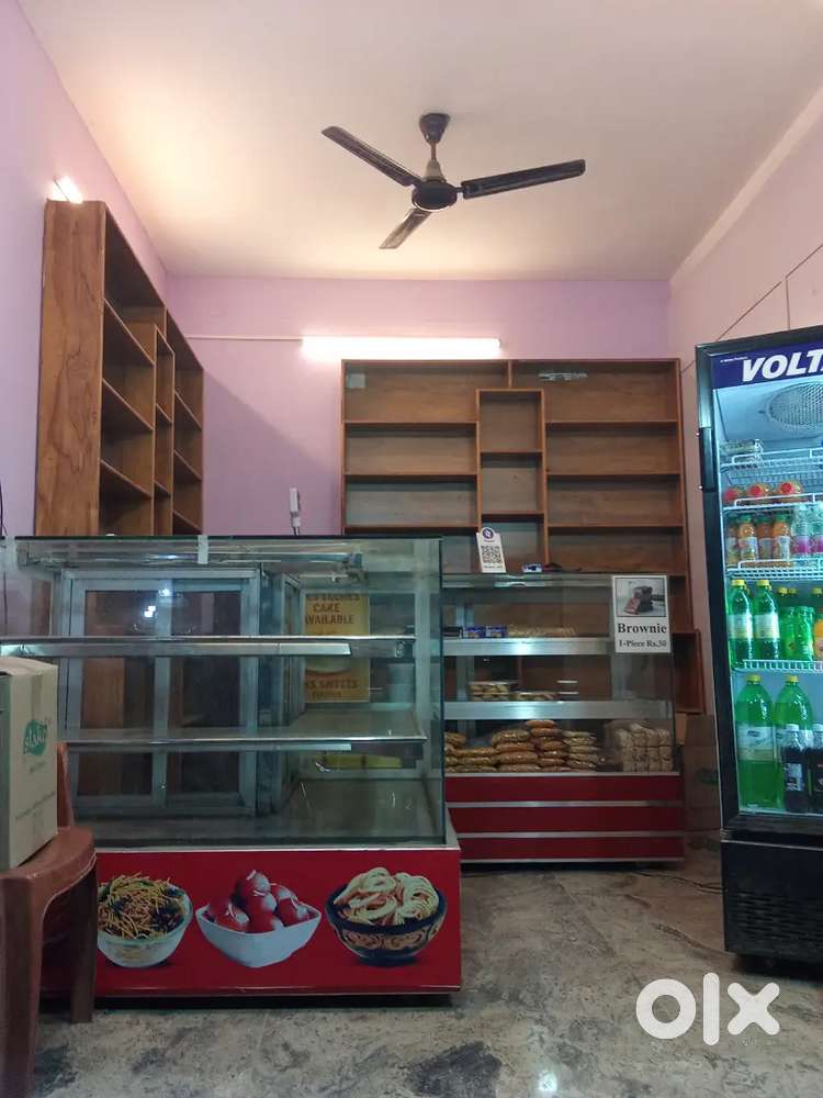 Bakery showcase