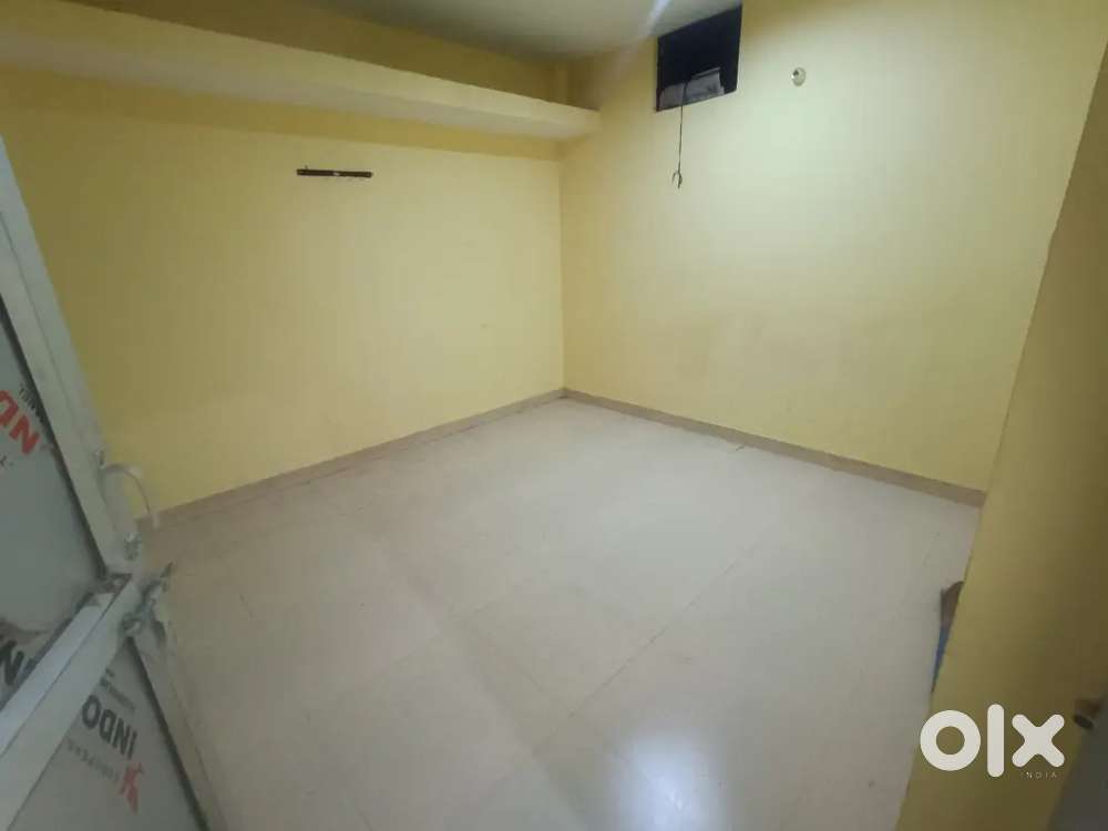 1BHK flat Near Medanta Hospital, PC Colony