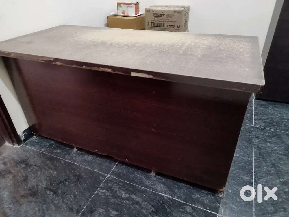 Office table