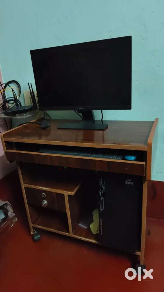 Non Use Pc Setup with Pc Table