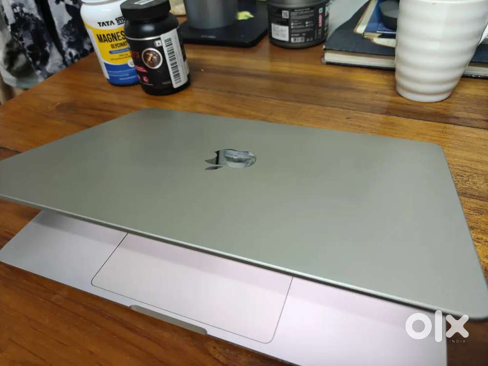 Apple Macbook air M2 -