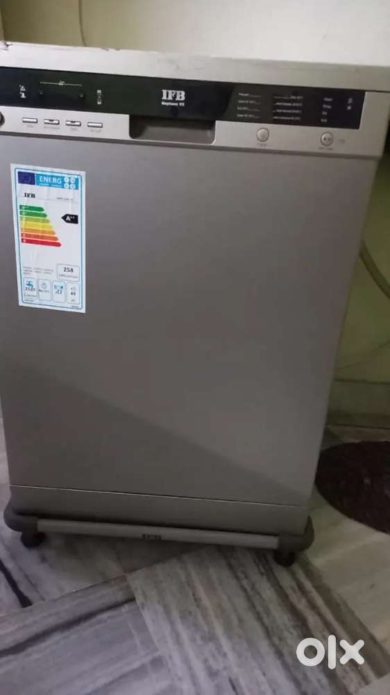 Dish washer