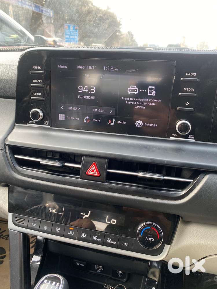 Kia Seltos 2025 company stereo just like new
