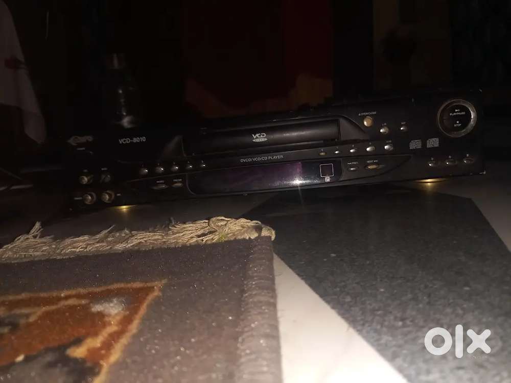 SONY COMPO VCD PLAYER WITH SPEAKER