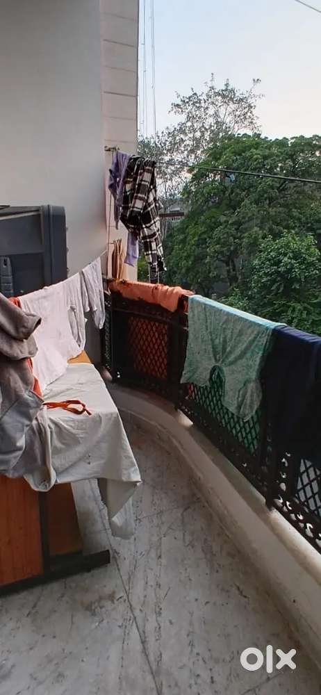 2BHK 2nd Floor in Mayur Vihar 1 Near by Metro station