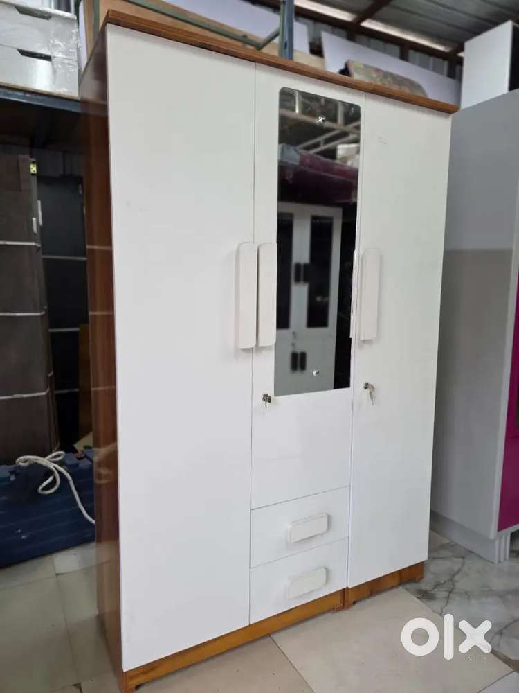 BRAND NEW PREMIUM 3 DOOR WARDROBE AT FACTORY COST 4X6 FT 16 INCH DEEP