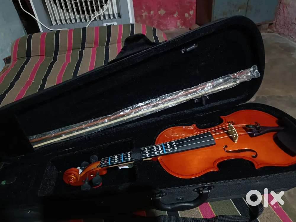 Voilen unused box accessories all available best condition 4 month use