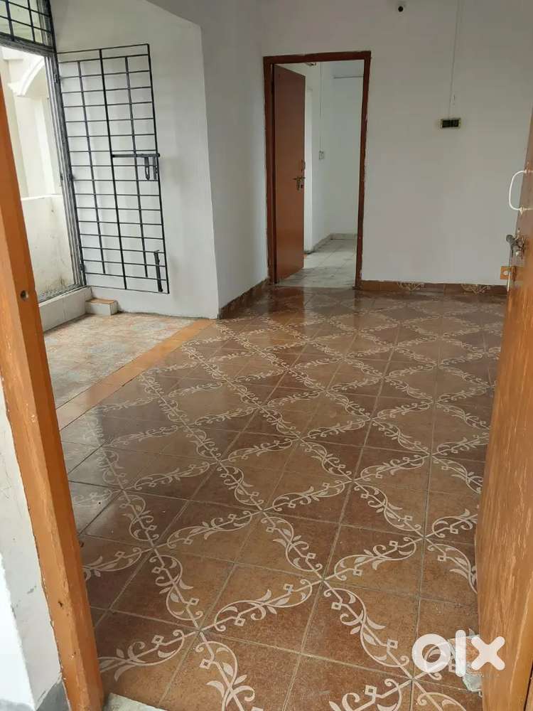 2 bedrooms,1 drawing   indian toilet, kitchen and 2nos.  Balcony.