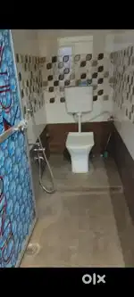 I need roommate ( girl)