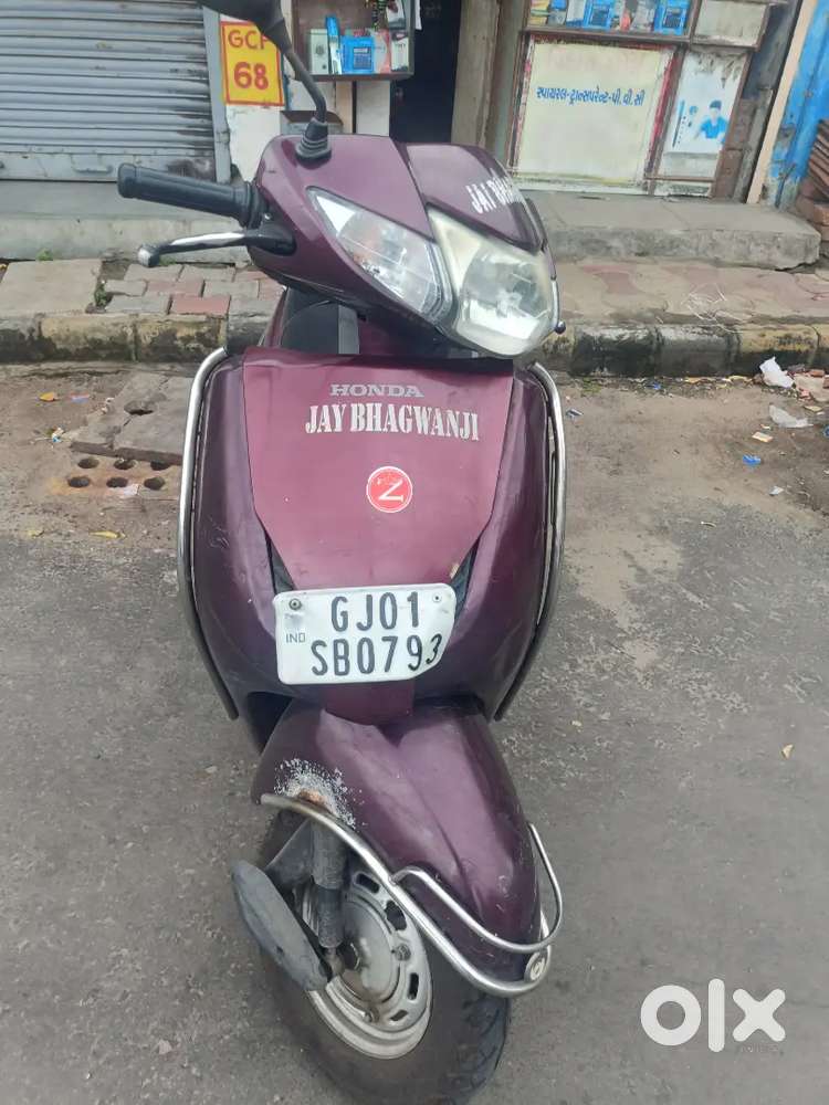 Maroon colour