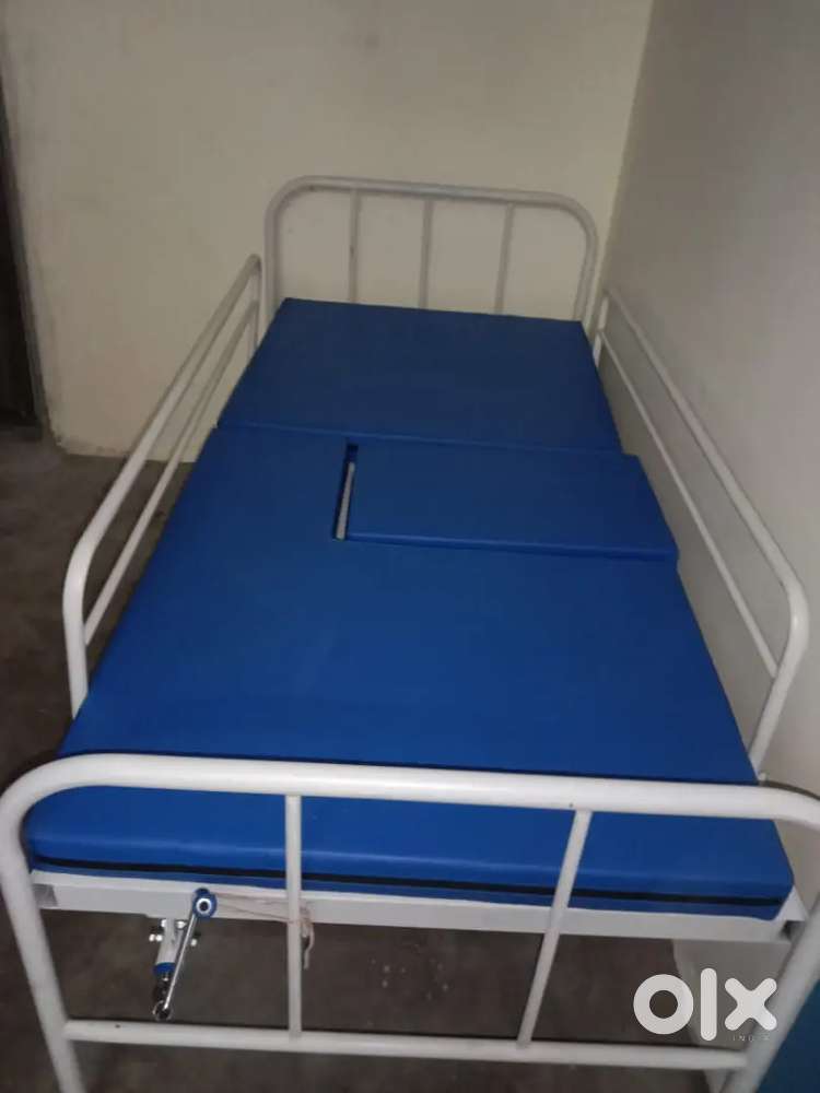Hospital Bed with crank toilet
