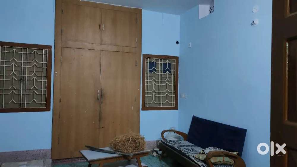 Very spacious big 3 BHK Flat for rent. With two bikes parking..
