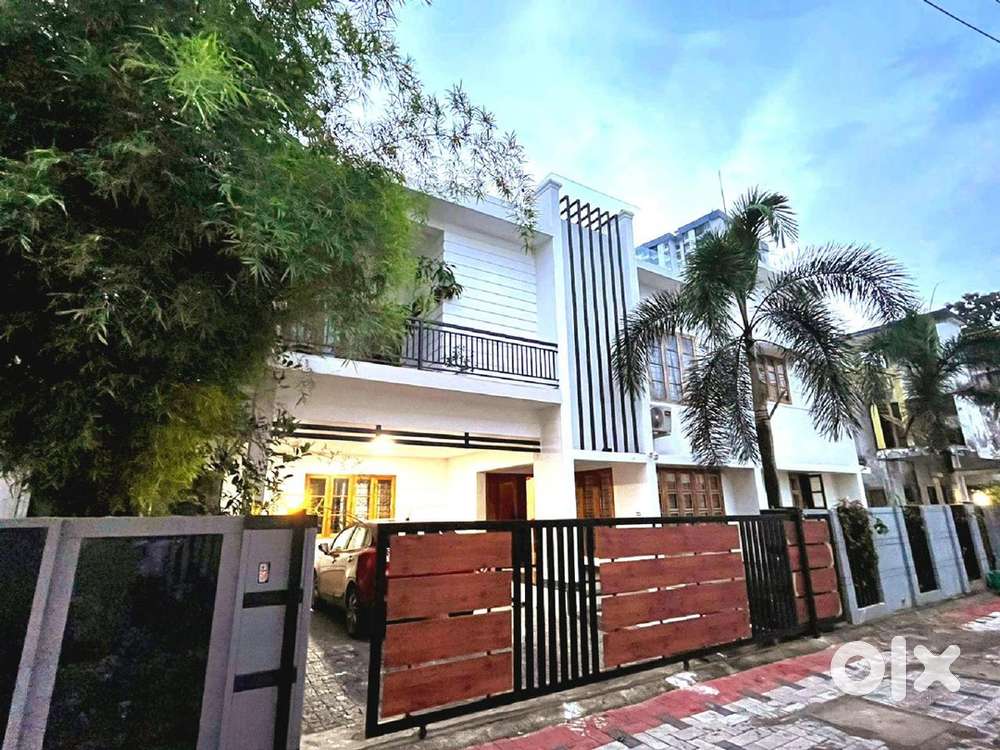 4 bhk 4000 sqft 5.5 cent house for sale Kakkanad