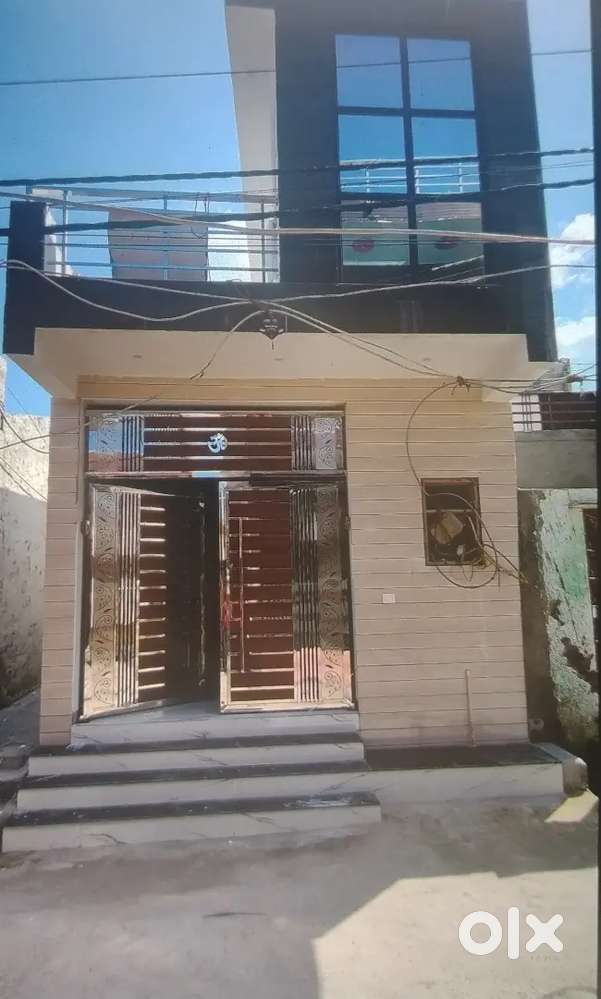 Ready to move 2 BHK independent house in Badu Sarai Delhi near Chawla
