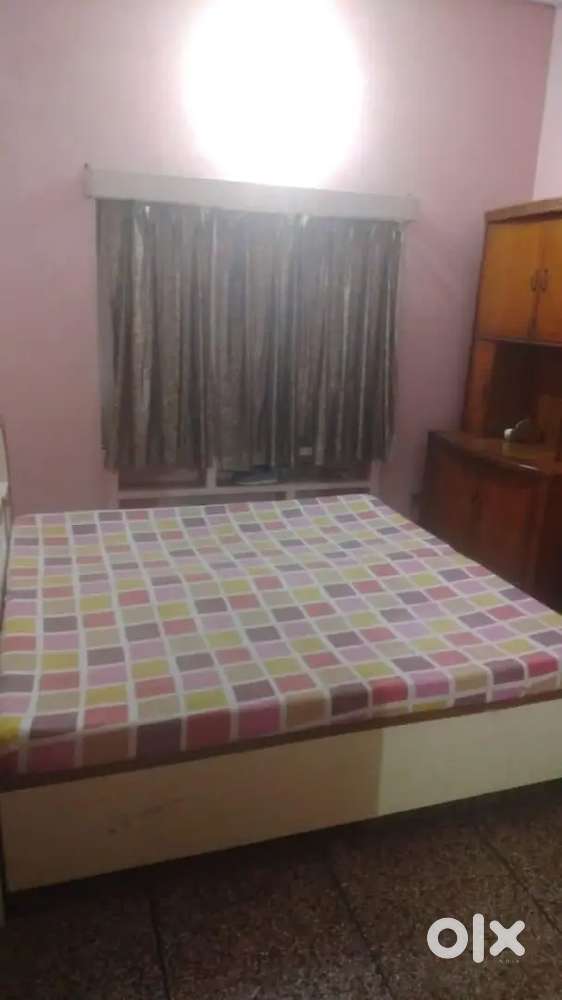 1 Single Room available •No Kitchen•