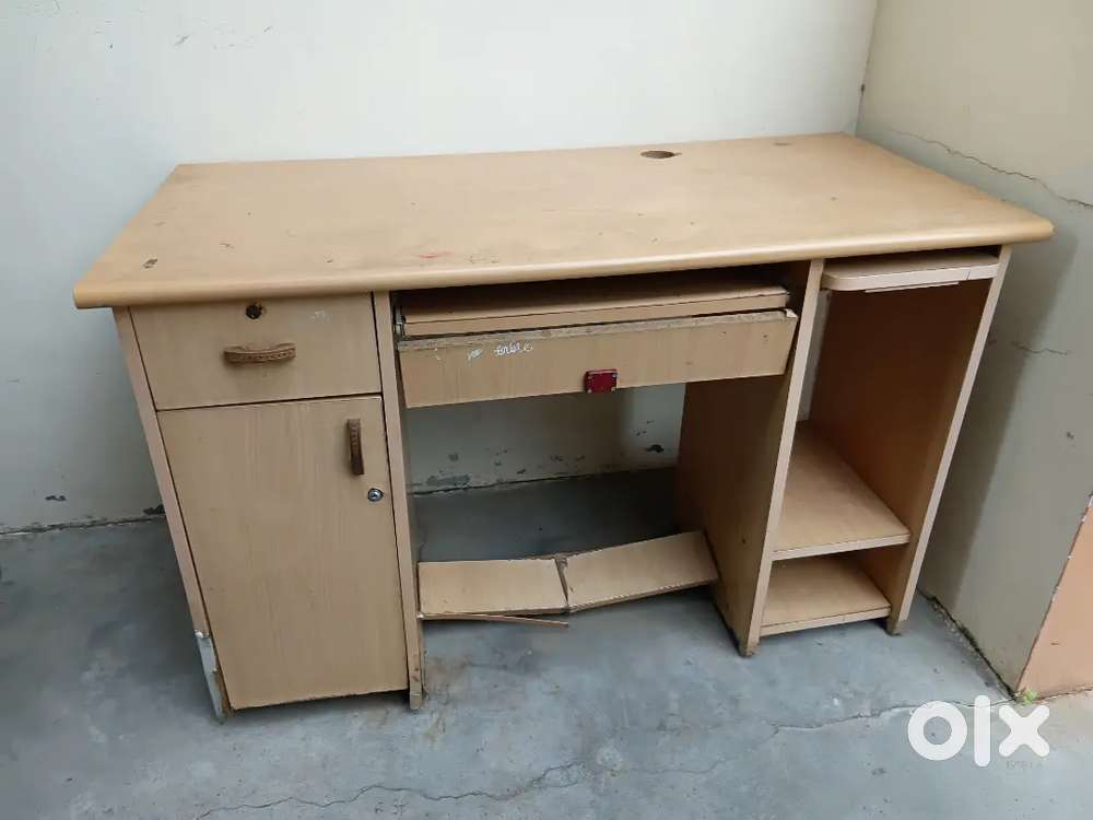 Study Table / Computer Table