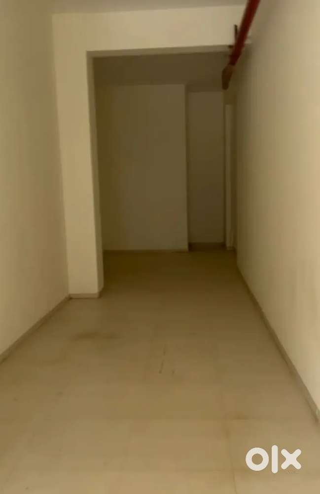 ONE SPACIOUS COMMERCIAL PROPERTY FOR RENT