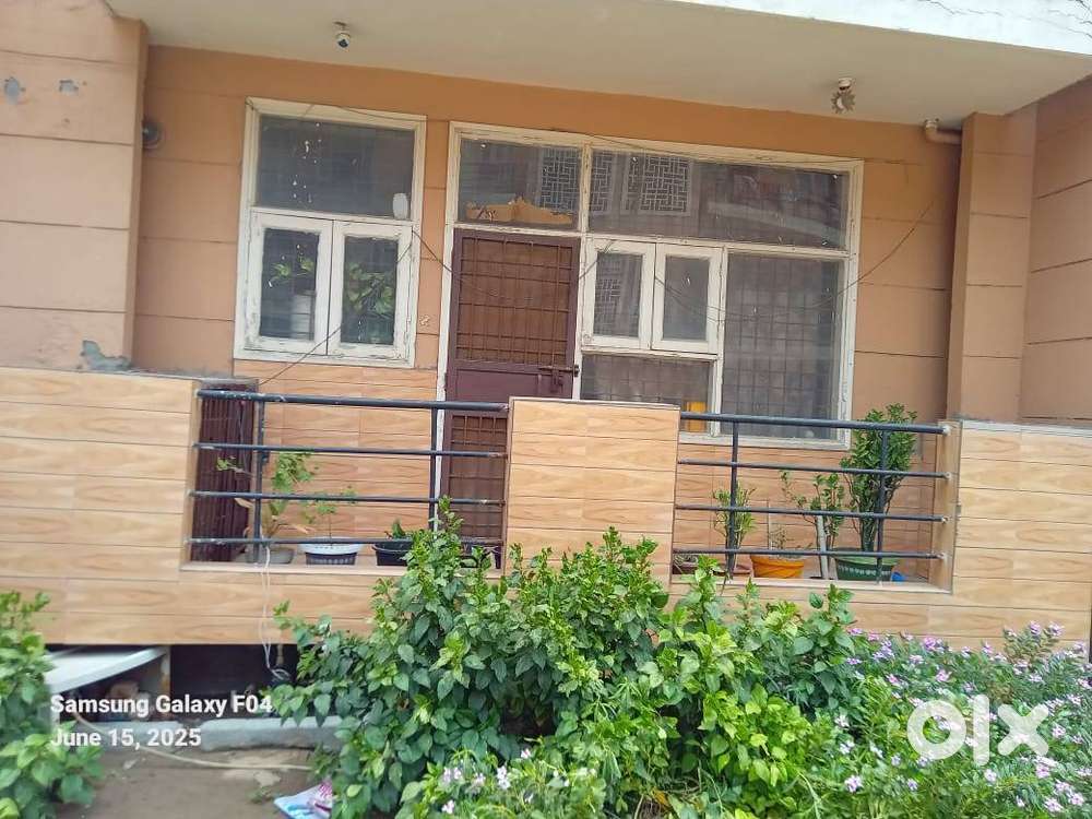 Urgent Sale Flat for FIT Society sec57 , Faridabad (Ground Floor)