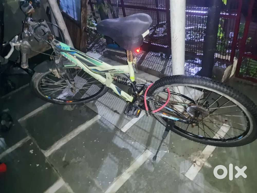 *Herosprint (21 speed) gear bicycle in ideal condition*.