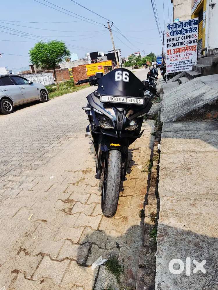 Rs200 bajaj dual abs 2nd owner 25k running