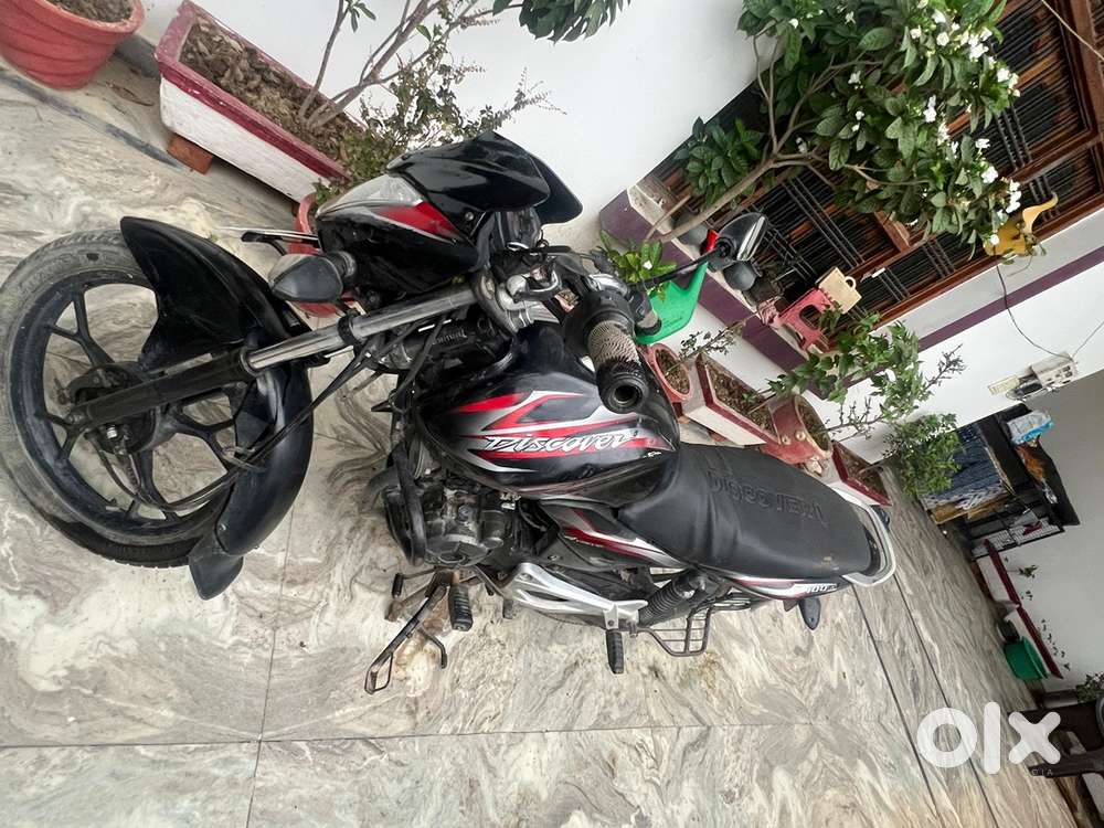 Bajaj 100M