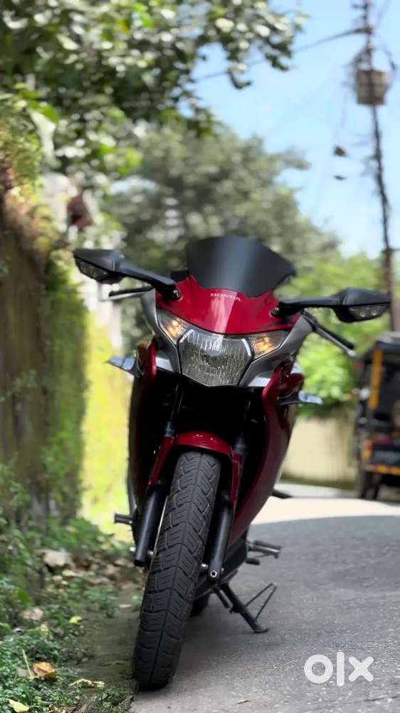 A- One Condition 
CBR 250 RR
ZX10R MIRROR INSTALLATED 
DUCATI WINGLETS