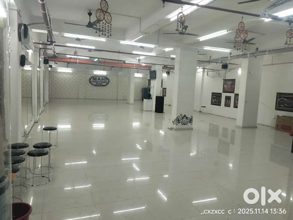 સવાર થી બપોર સુધી ભાડે આપવાનું છે,હર્બલ લાઇફ, જુમ્બા, કરાટે, એરોબિક્સ,