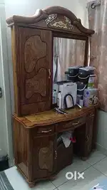 Dressing table