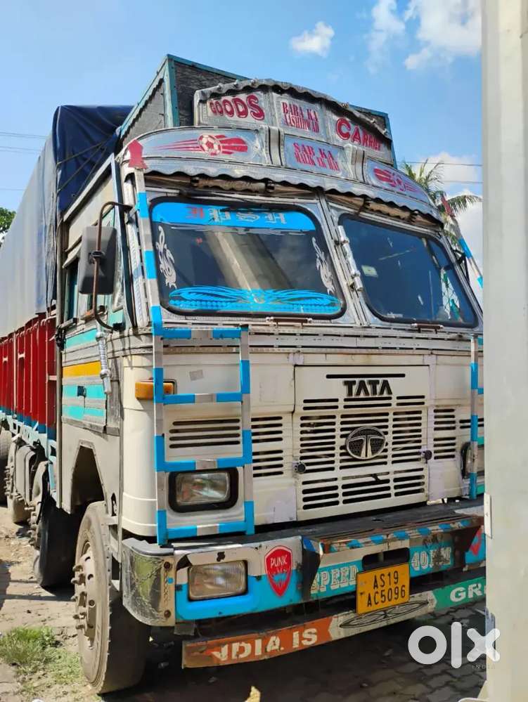 TATA 3718, 14 WHEELERS
