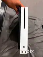 Xbox one s with 4 cds and extra fans
