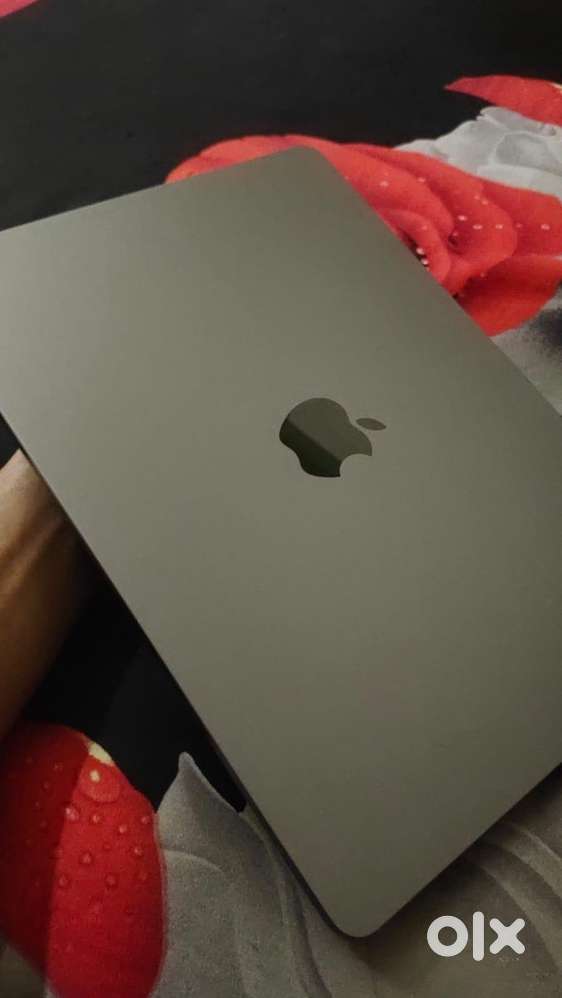Apple Macbook M2