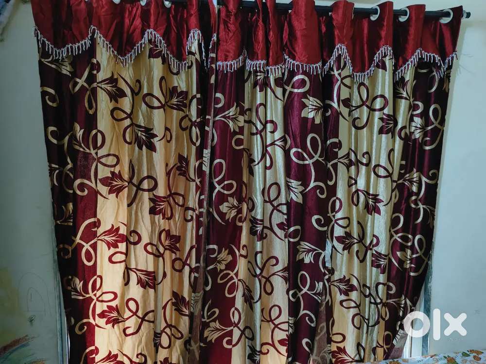 Design 2 Pack of 3 pcs curtains.