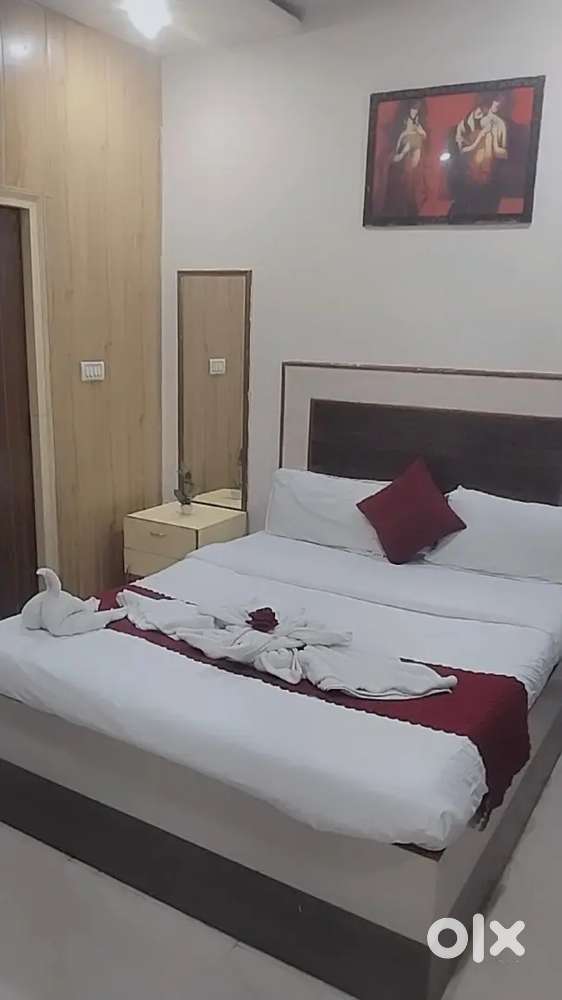 Need receptionist for hotel nilansh rajajipuram and hazratganj