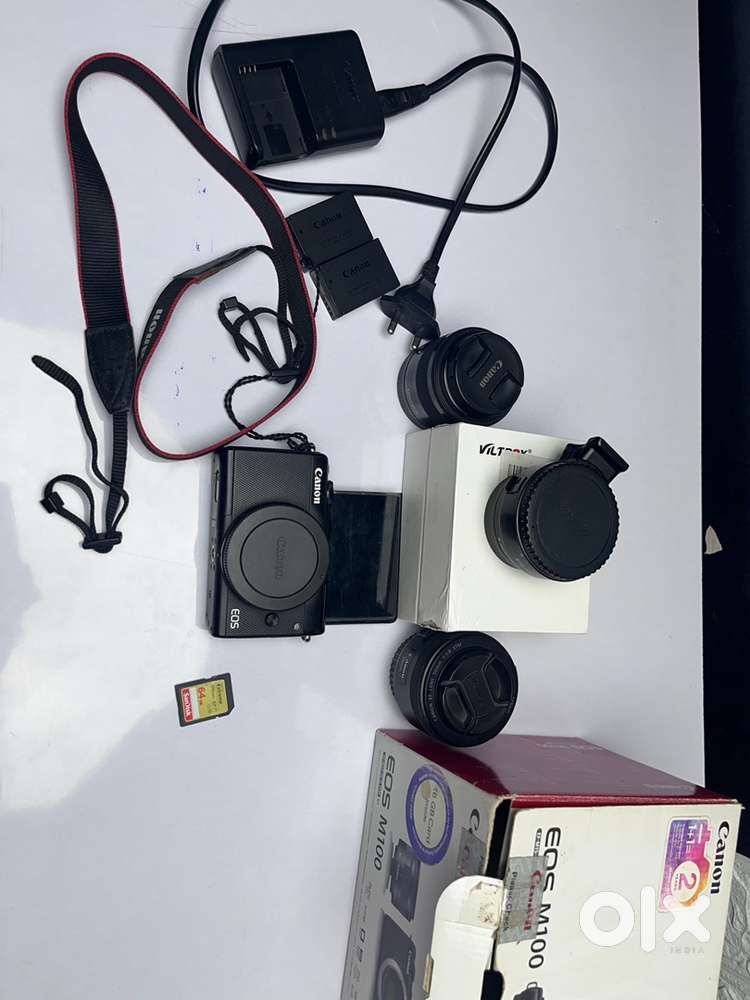 Cannon eos m100 mirrorless camera