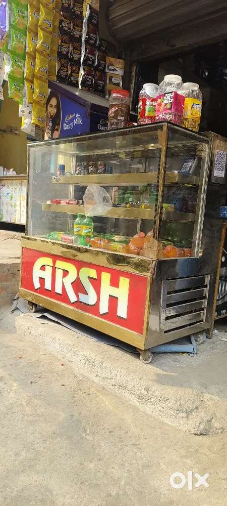 counter fridge for shopes and confectonery running and good condition.