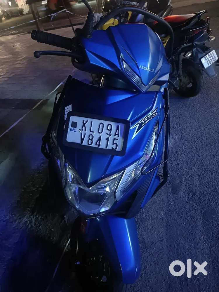 Full clean service vehicle