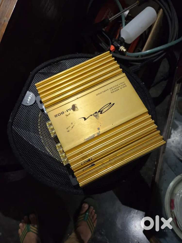 Infinity bass tube with amplifier