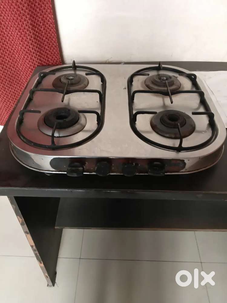 4 Burner Gas Stove
