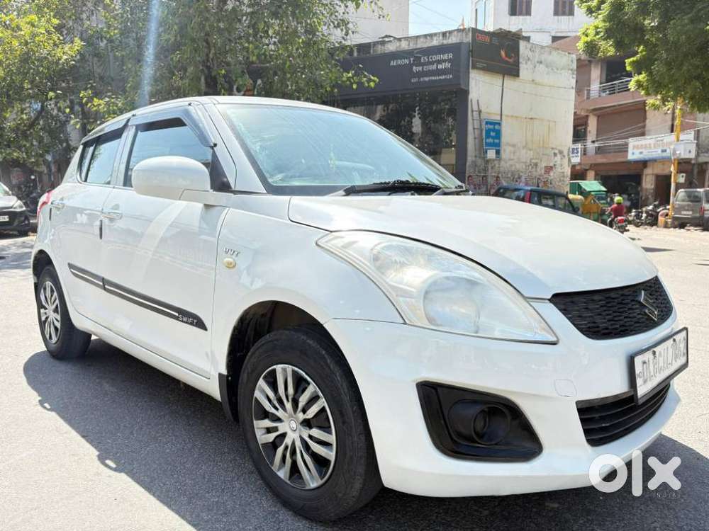 Maruti Suzuki Swift LXI Option, 2016, CNG & Hybrids