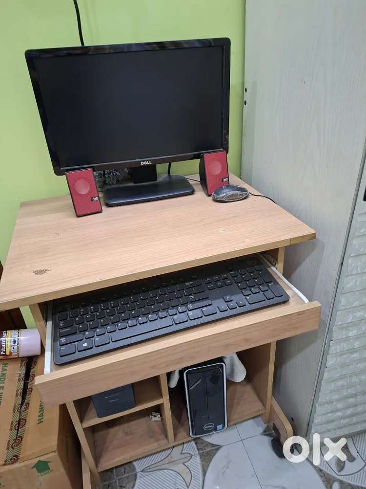 Desktop  full  set