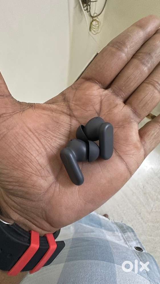 ONE PLUS BUDS 2r ear buds