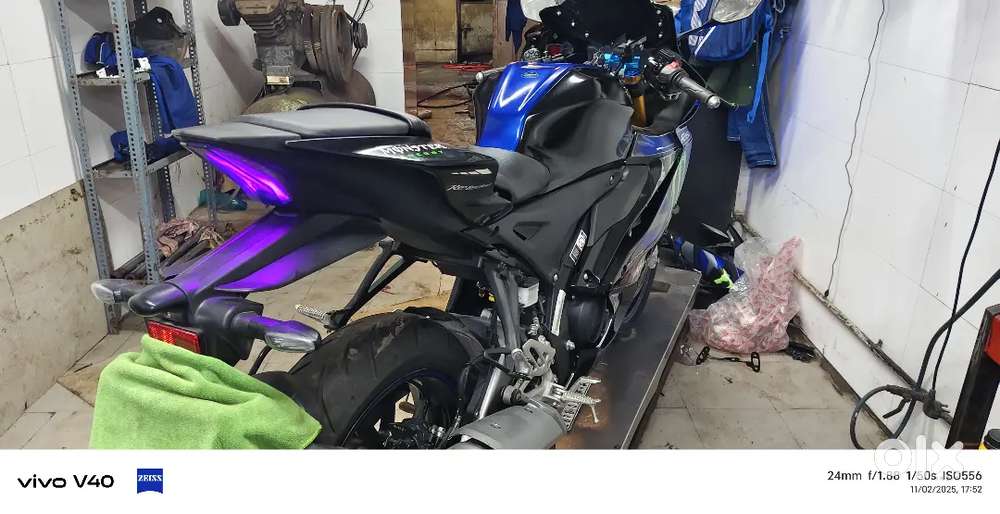 R15 m 24/11/ 2024 model