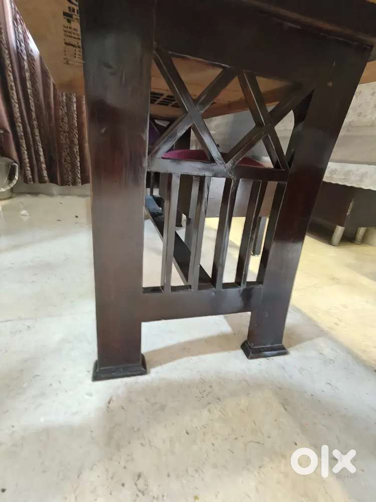 6 seater wooden Dining table without a top
